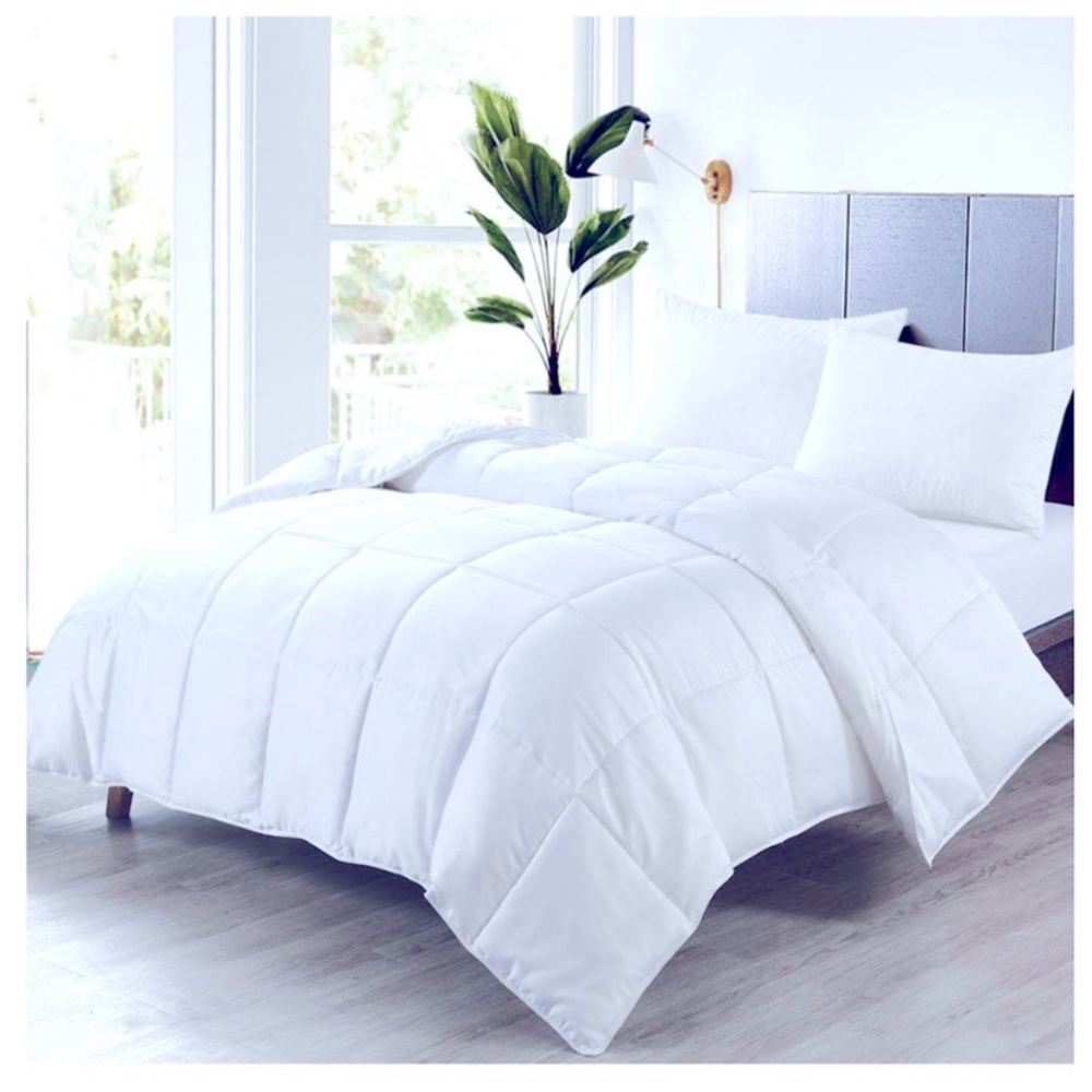 SNOWE DOWN COMFORTER